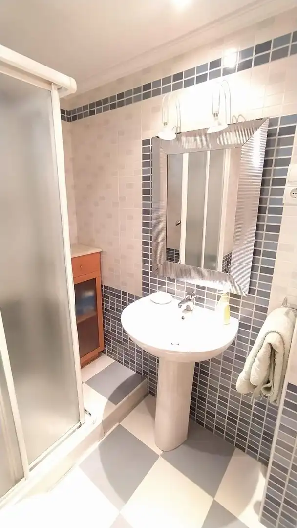 Bany de Pis en venda en Málaga amb Aire condicionat, Jardí privat i Terrassa
