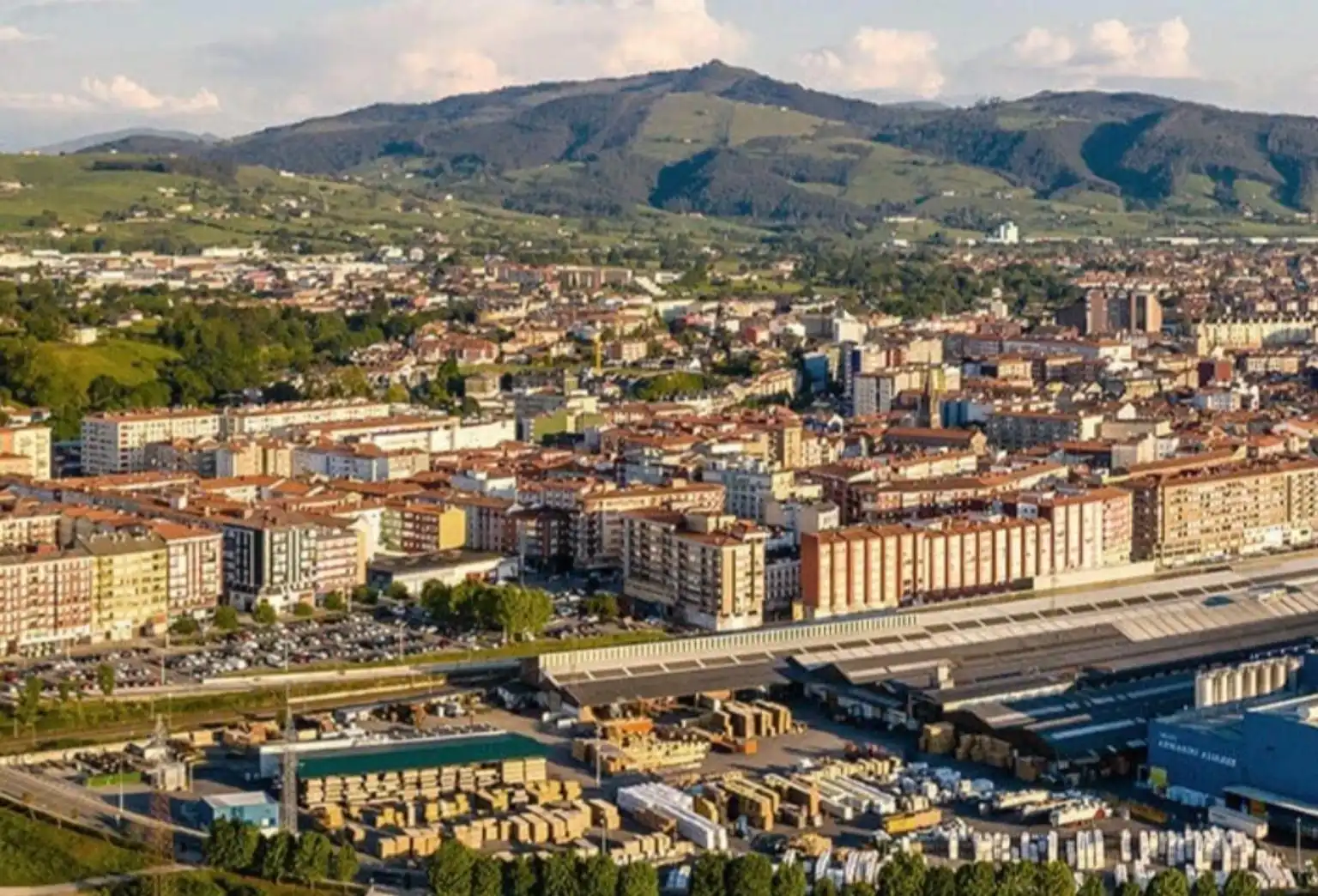 Vista exterior de Piso en venta en Torrelavega 