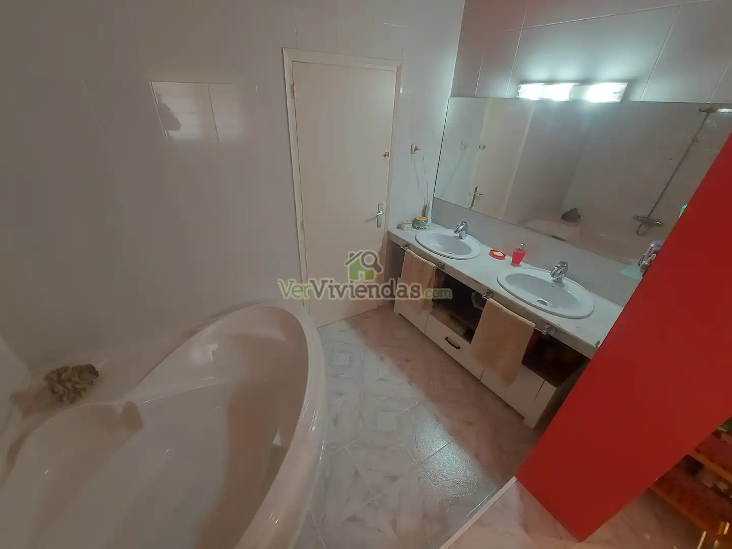 Baño de Casa o chalet en venta en Vallirana con Calefacción, Jardín privado y Terraza