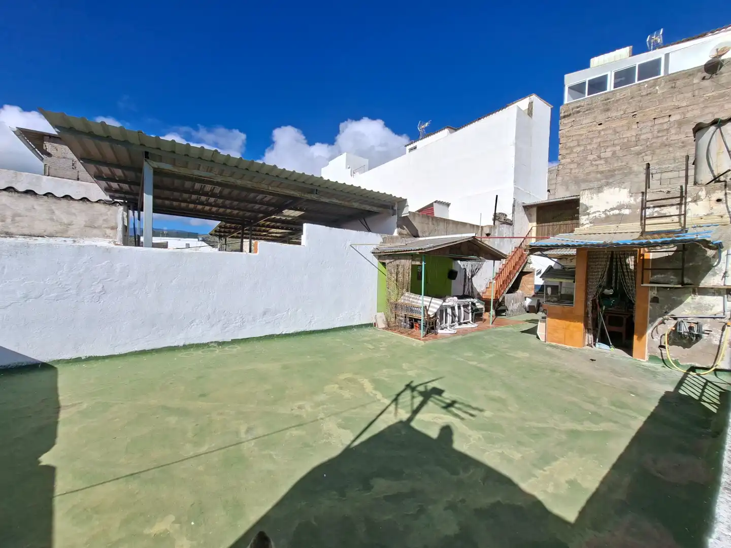 Vista exterior de Casa o xalet en venda en Las Palmas de Gran Canaria amb Terrassa i Traster