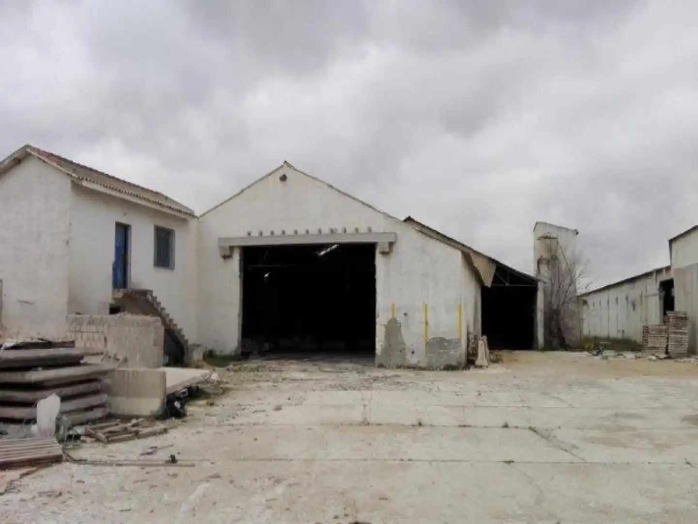 Exterior view of Industrial buildings for sale in Socuéllamos