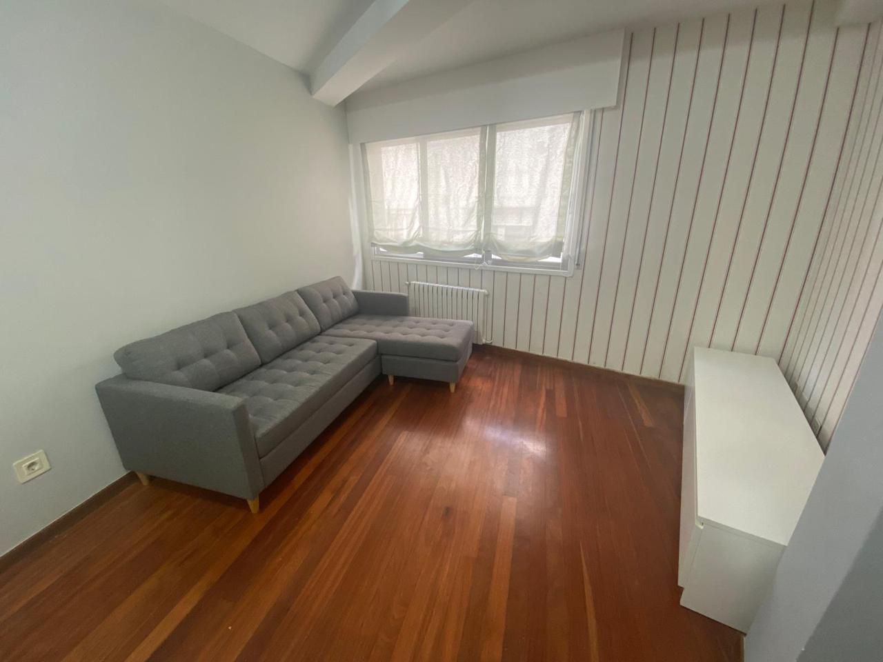 Piso de alquiler en De Lugo, Ensanche - Sar