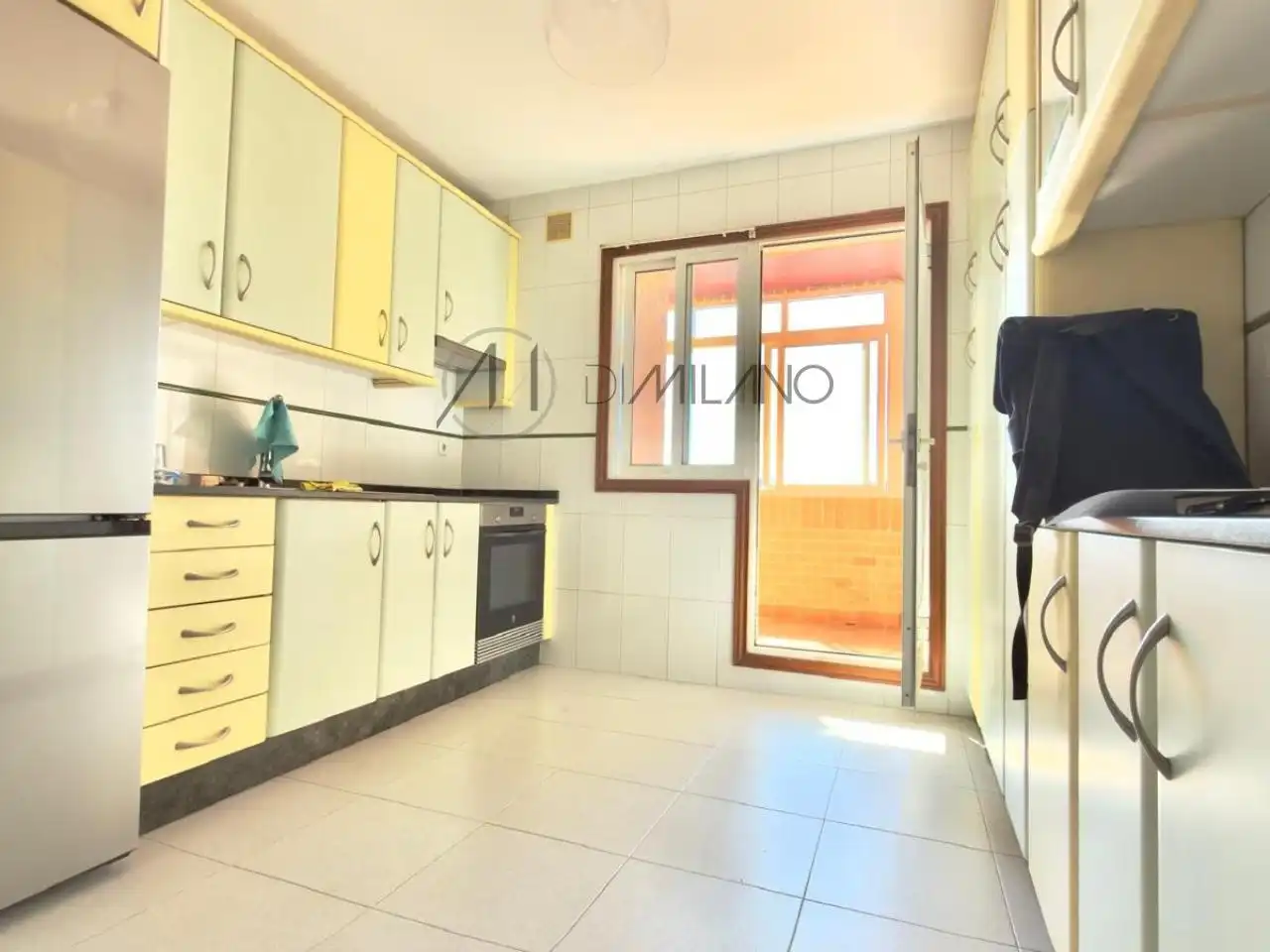 Kitchen of Flat for rent in Vigo   with Heating, Terrace and Storage room