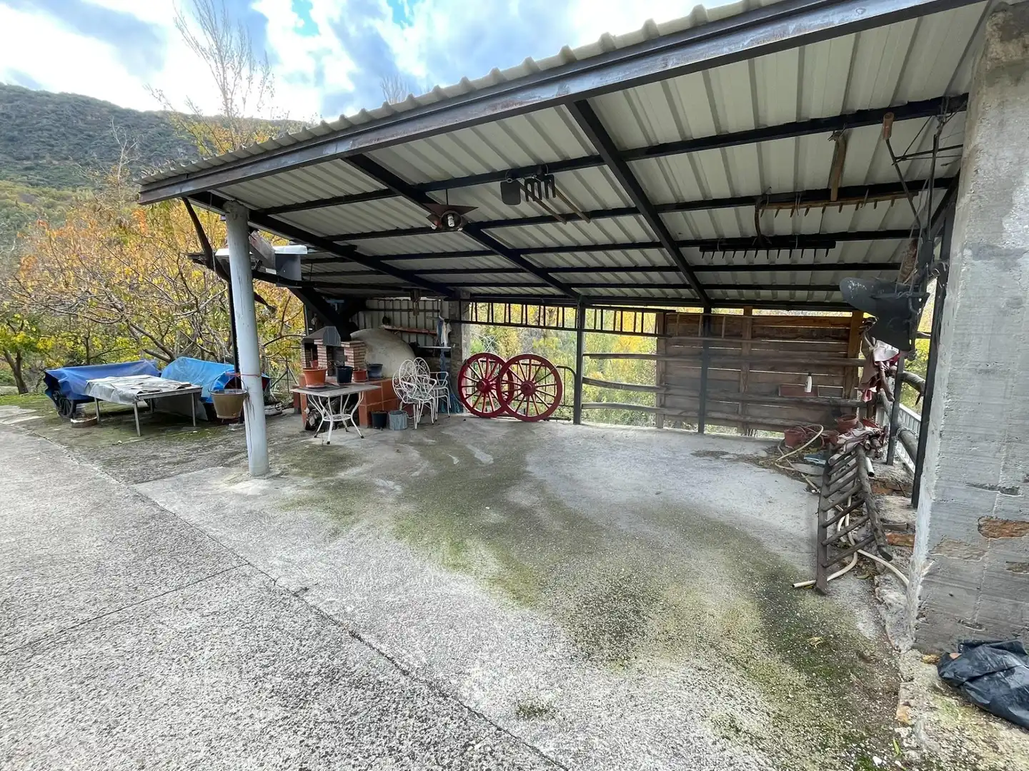 Parking of Houses for sale in Priaranza del Bierzo  with Furnished