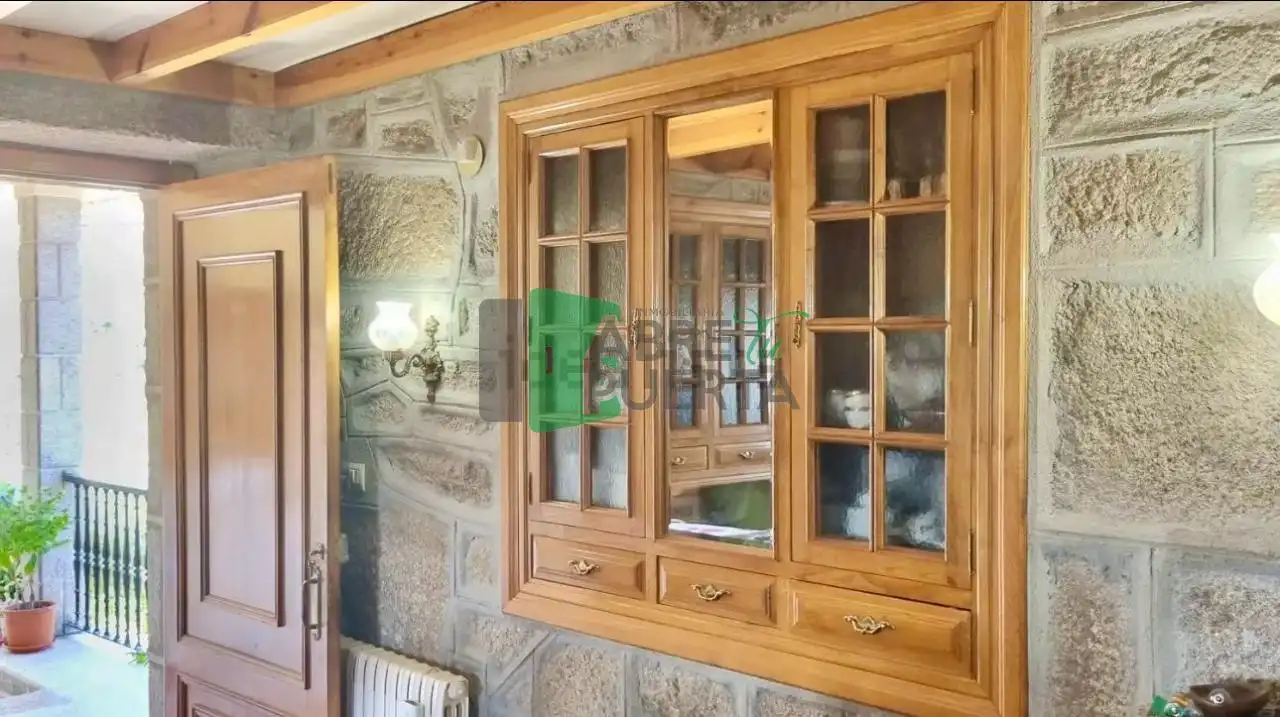Casa rústica con jardín en venta en Leiro, imagen 4