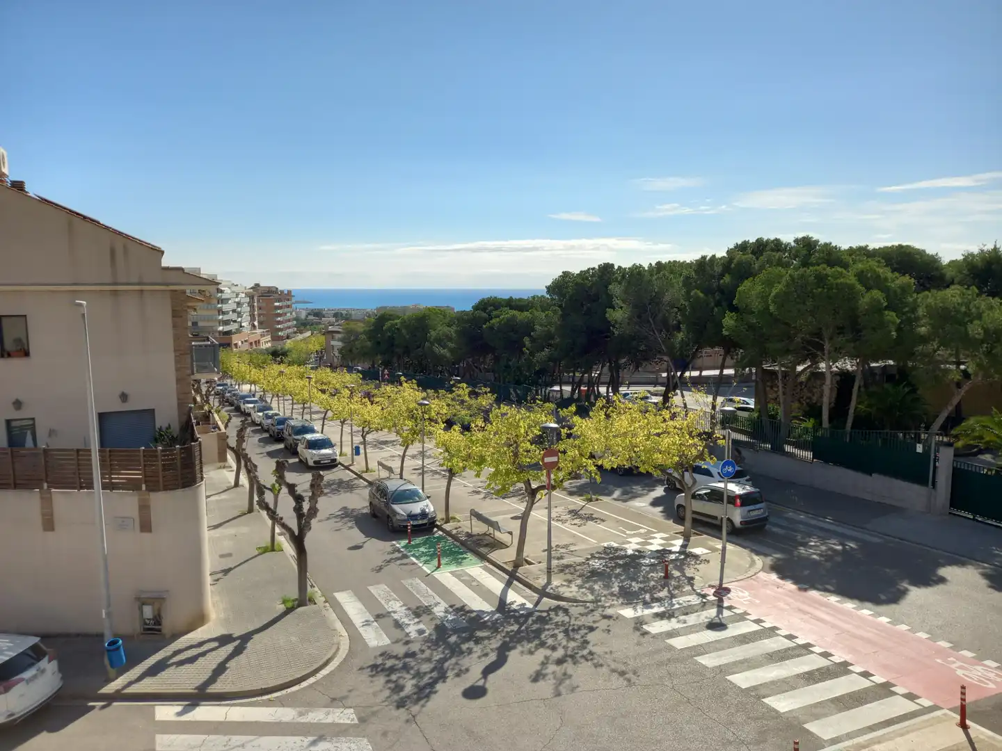 Vista exterior de Casa o xalet en venda en Vilanova i la Geltrú amb Aire condicionat, Calefacció i Jardí privat