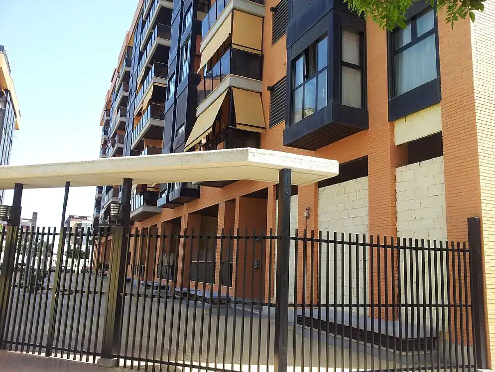 Exterior view of Garage for sale in San Vicente del Raspeig / Sant Vicent del Raspeig
