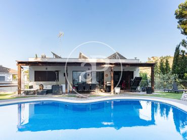 House with balcony for sale in Sierra Perenchiza - Cumbres de Calicanto - Sto Domingo