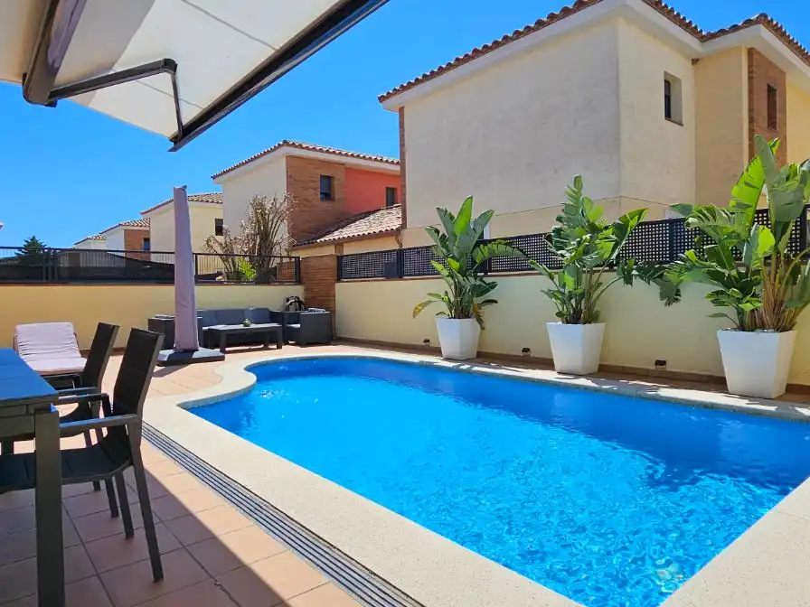Villa con giardino in vendita a Passatge Sector Mestral 12 B, imagen 6