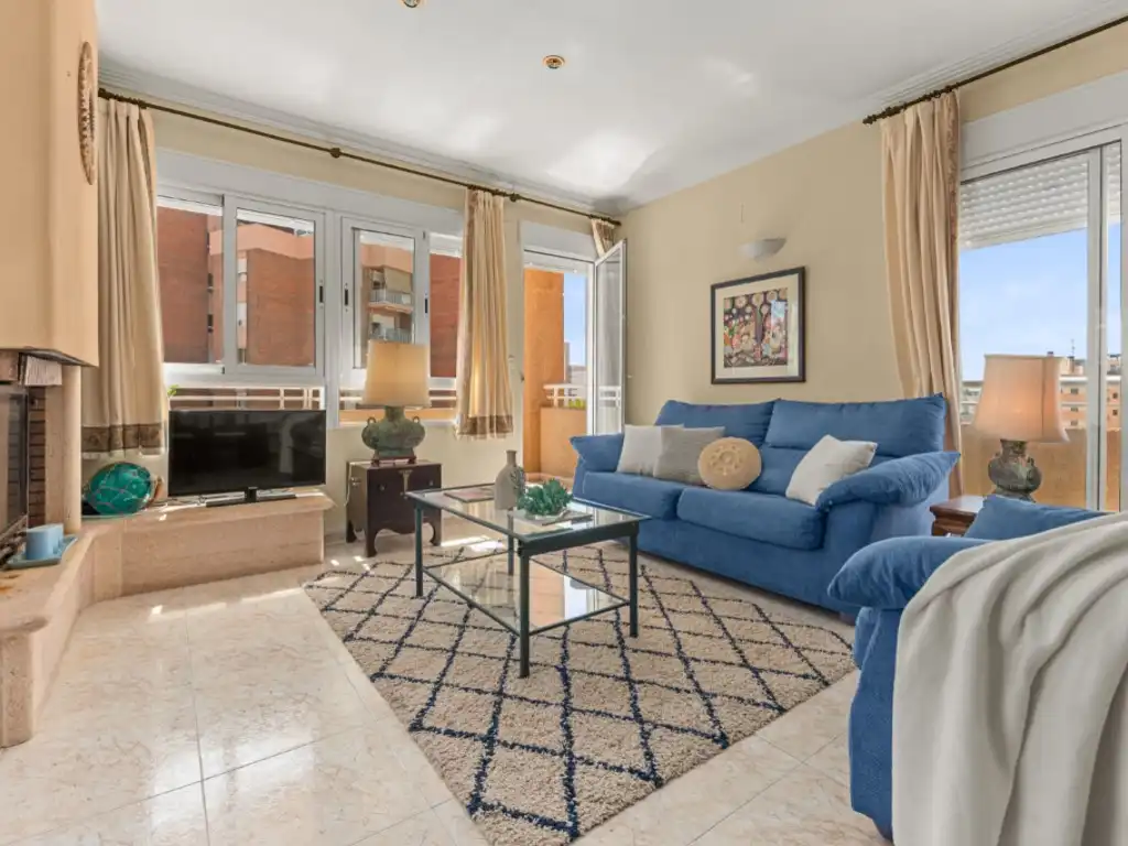 Sala de estar de Ático en venta en El Campello con Aire acondicionado, Terraza y Amueblado