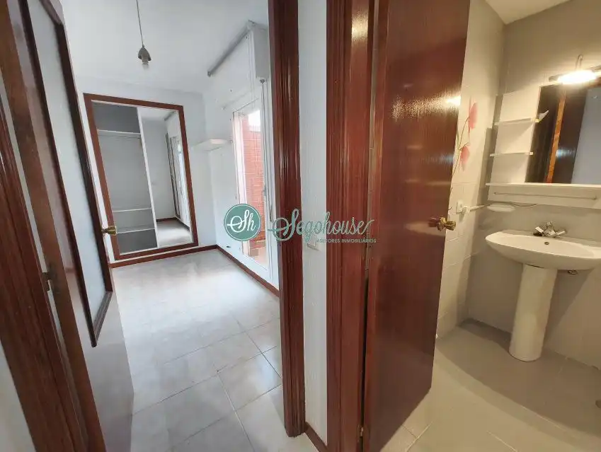 Piso en venta en Segovia con Calefacción y Terraza