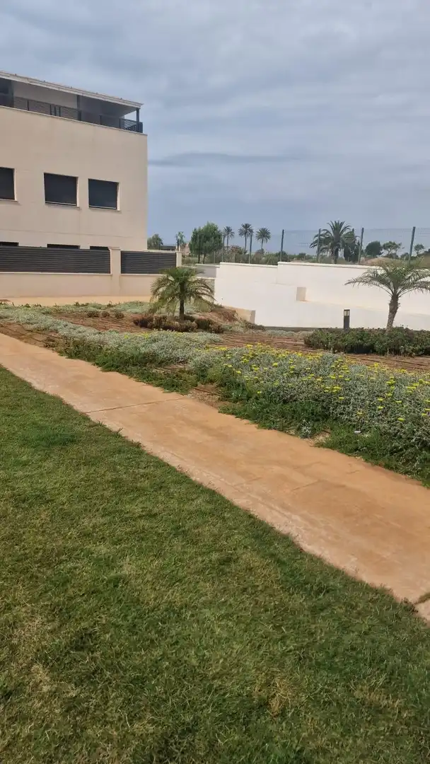 Àtic de lloguer en Almería amb Aire condicionat, Calefacció i Jardí privat