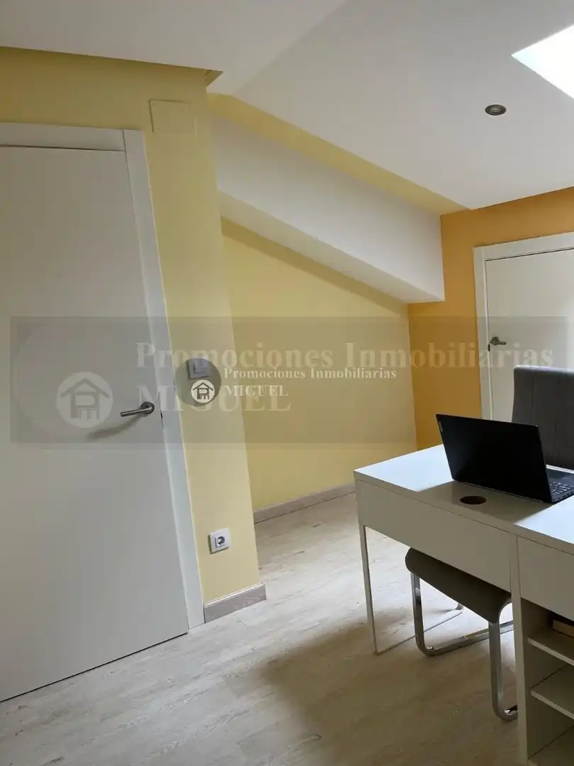 Casa adosada en venta en Verín