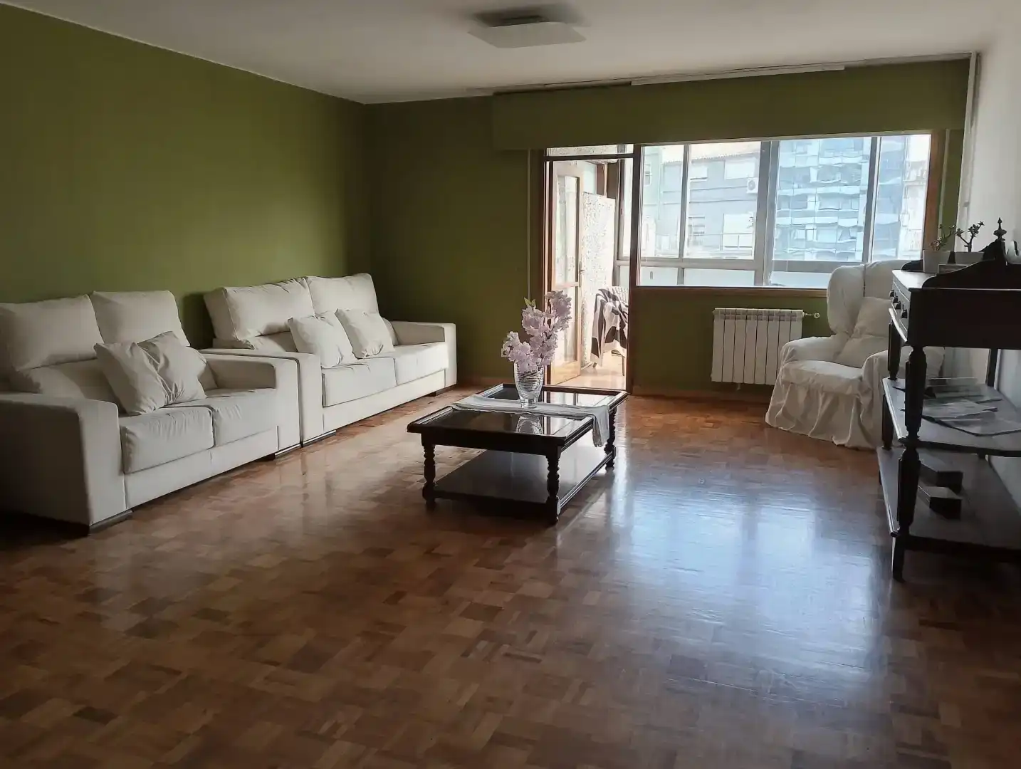Sala d'estar de Pis en venda en Vigo  amb Balcó