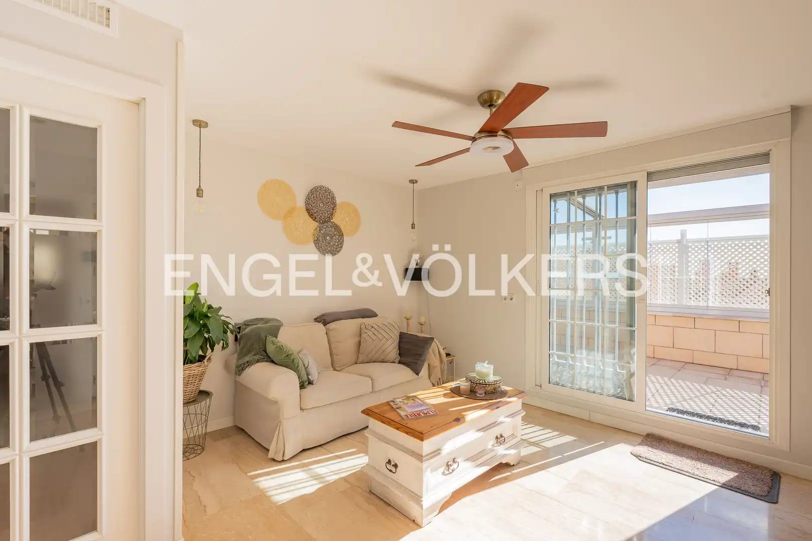 Living room of Attic for sale in  Madrid Capital  with Air Conditioner, Heating and Private garden