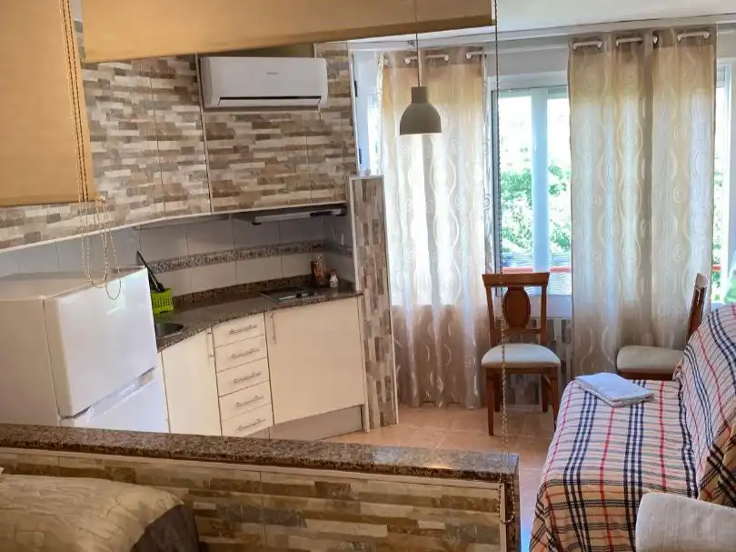 Cuina de Estudi de lloguer en Vila-seca amb Aire condicionat, Moblat i Rentadora