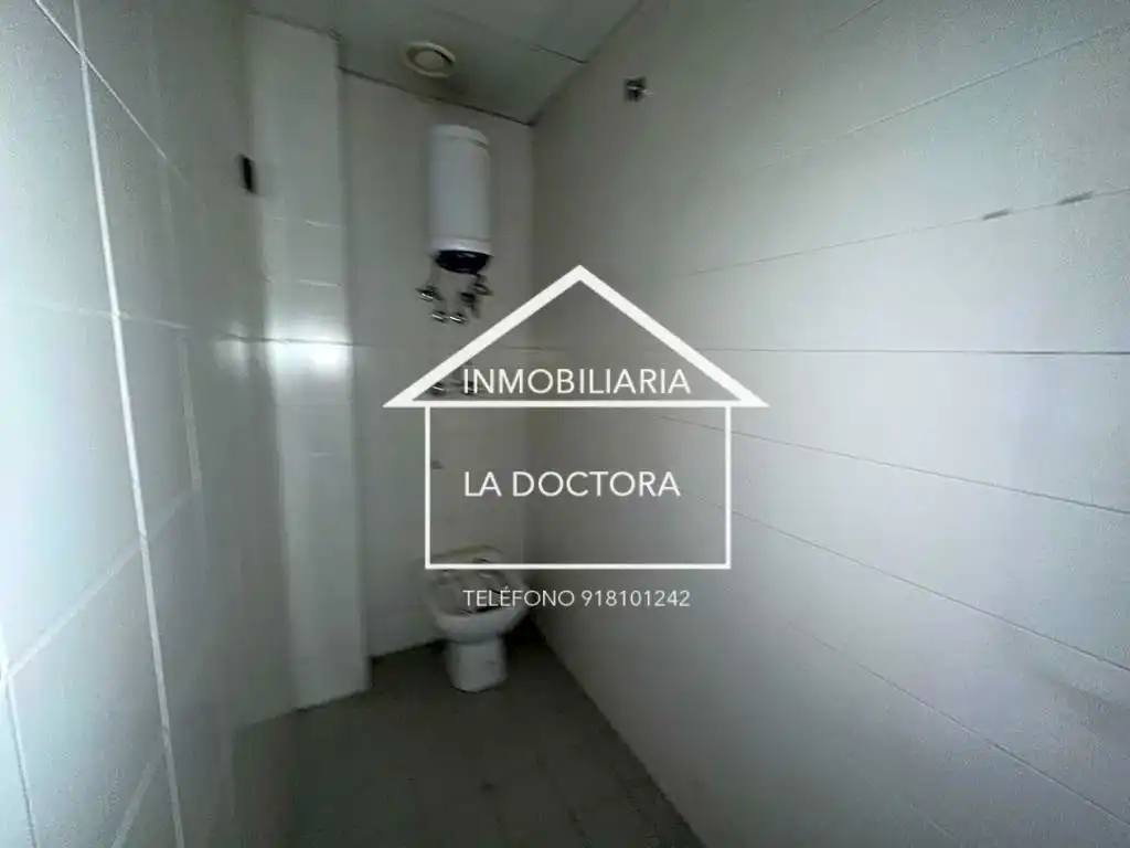Baño de Local en venta en Alcorcón