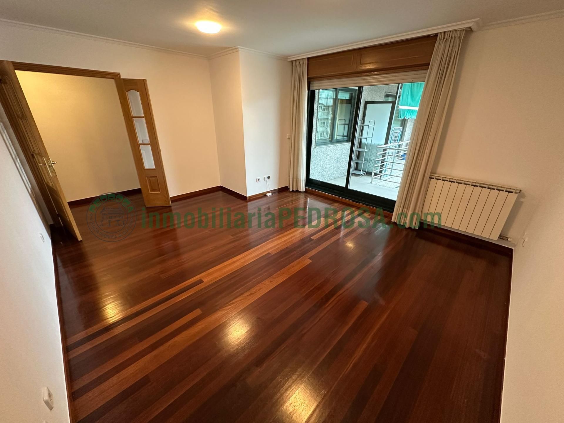 Apartment to rent in Pontevedra Capital   with Heating, Parquet flooring and Terrace
