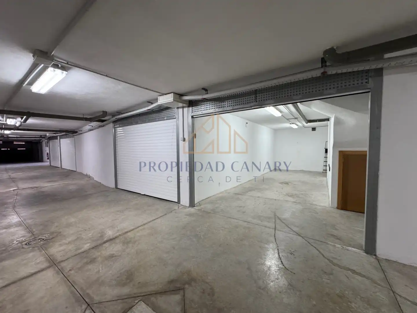 Parking de Casa adosada de alquiler en La Orotava con Jardín privado, Terraza y Amueblado