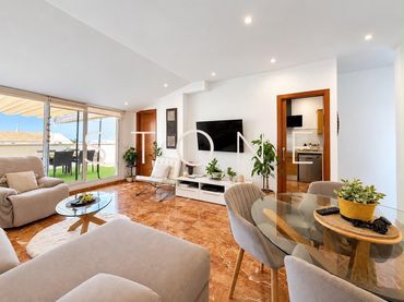 Penthouse with balcony for sale in Ciutadella
