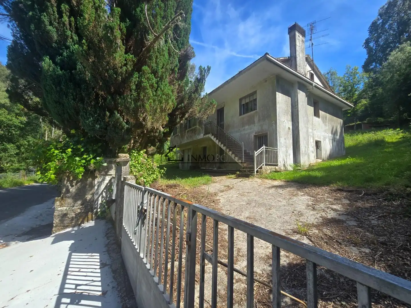 Vista exterior de Casa o xalet en venda en Forcarei amb Jardí privat