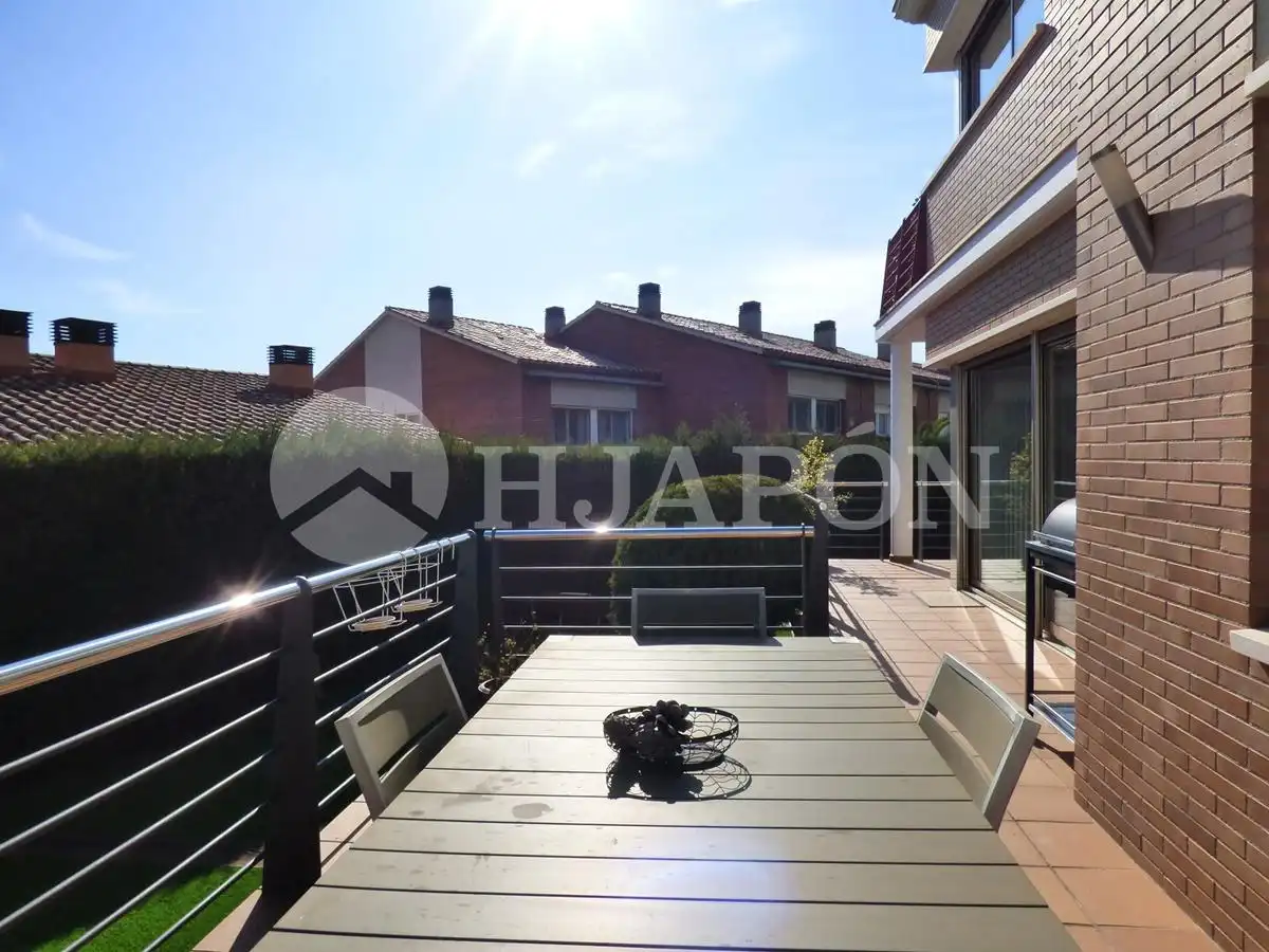 Casa aparellada amb terrassa en venda a Vilassar de Dalt, imagen 18