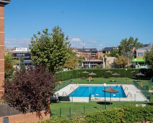 Piscina de Pis de lloguer en Majadahonda amb Aire condicionat