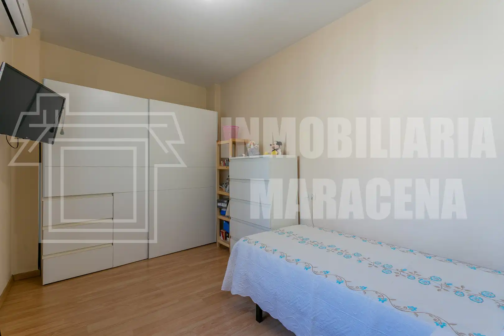Bedroom of Houses for sale in Granada  with Air Conditioner, Heating and Parquet flooring