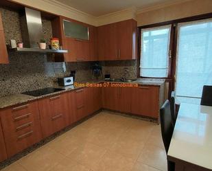 Kitchen of Flat for sale in Vigo   with Heating, Terrace and Balcony