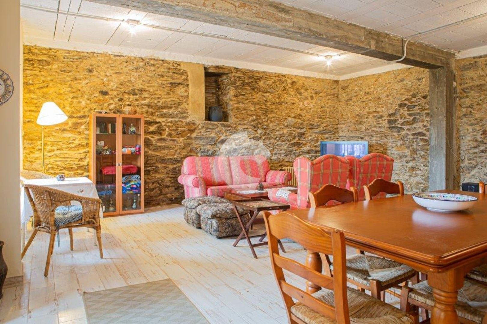 Sala de estar de Casa adosada en venta en Miño con Jardín privado