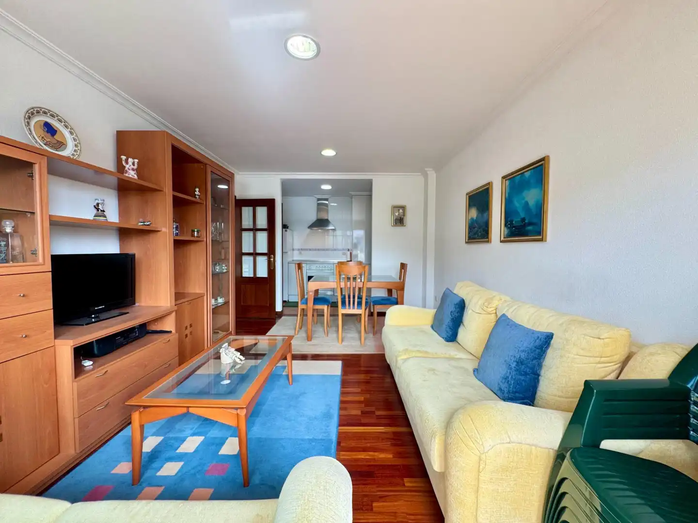 Living room of Flat for sale in Baiona  with Parquet flooring, Terrace and Storage room