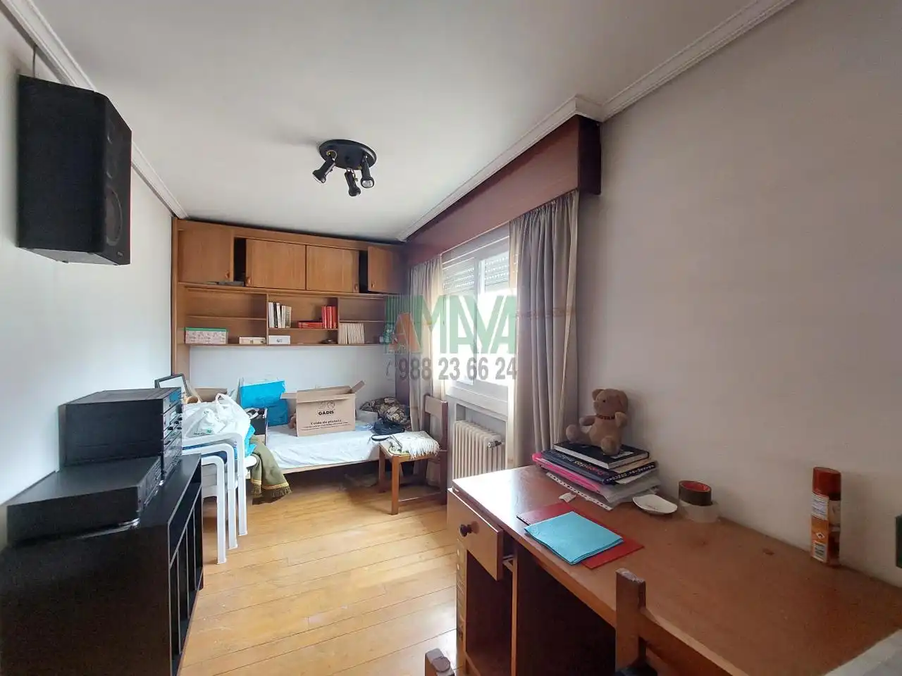 Dormitori de Pis en venda en Ourense Capital  amb Calefacció, Parquet i Terrassa