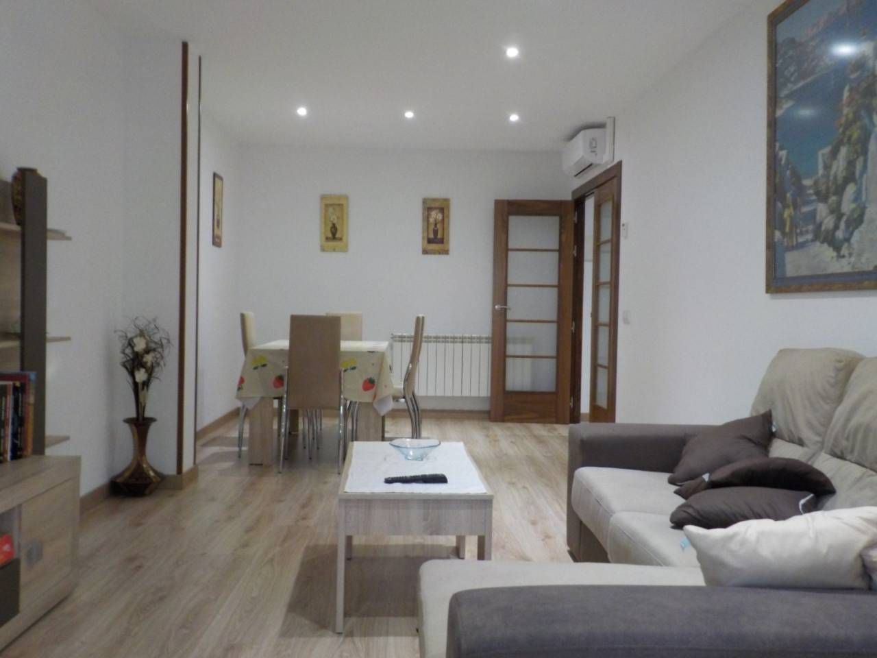 Sala d'estar de Pis en venda en Ciudad Rodrigo amb Aire condicionat, Terrassa i Balcó