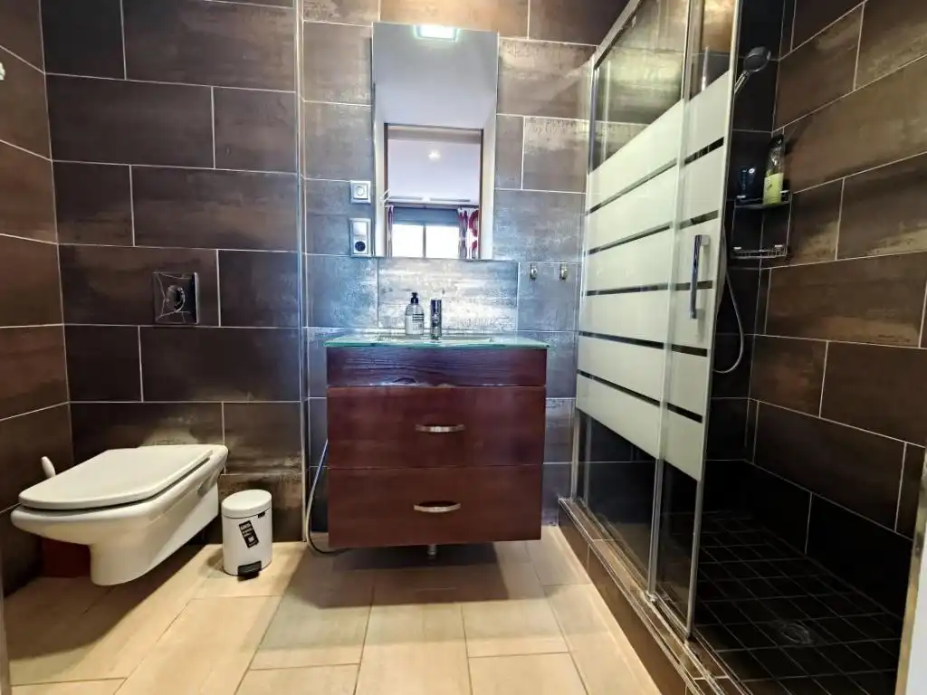 Baño de Planta baja en venta en Guardamar del Segura con Aire acondicionado, Terraza y Trastero