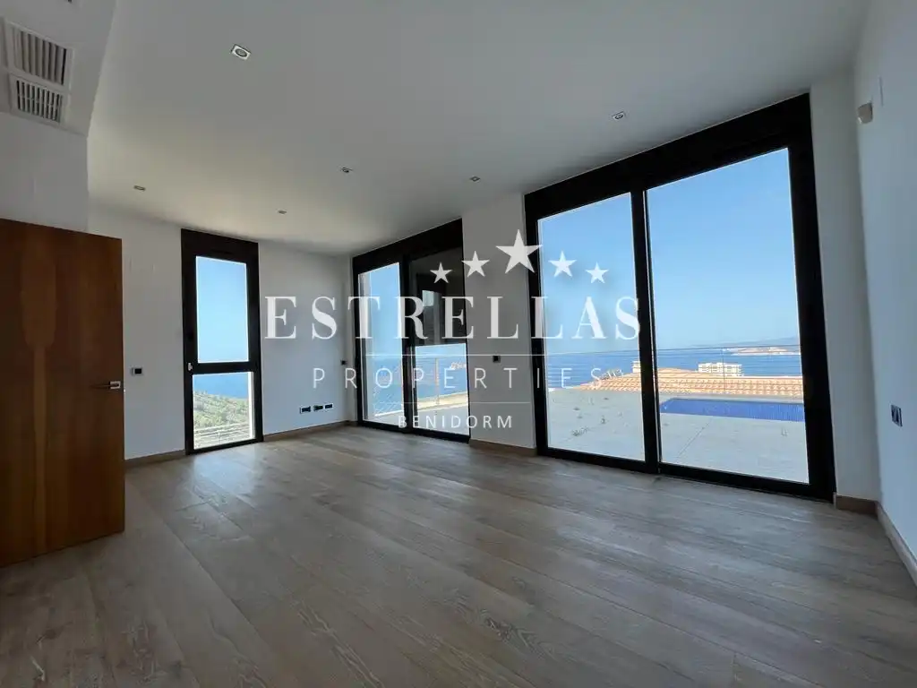 Dormitori de Casa o xalet en venda en Benidorm amb Aire condicionat, Calefacció i Jardí privat