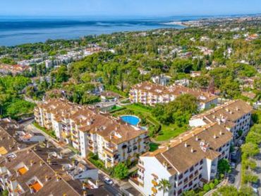 Bajo con piscina en venta en Milla de Oro