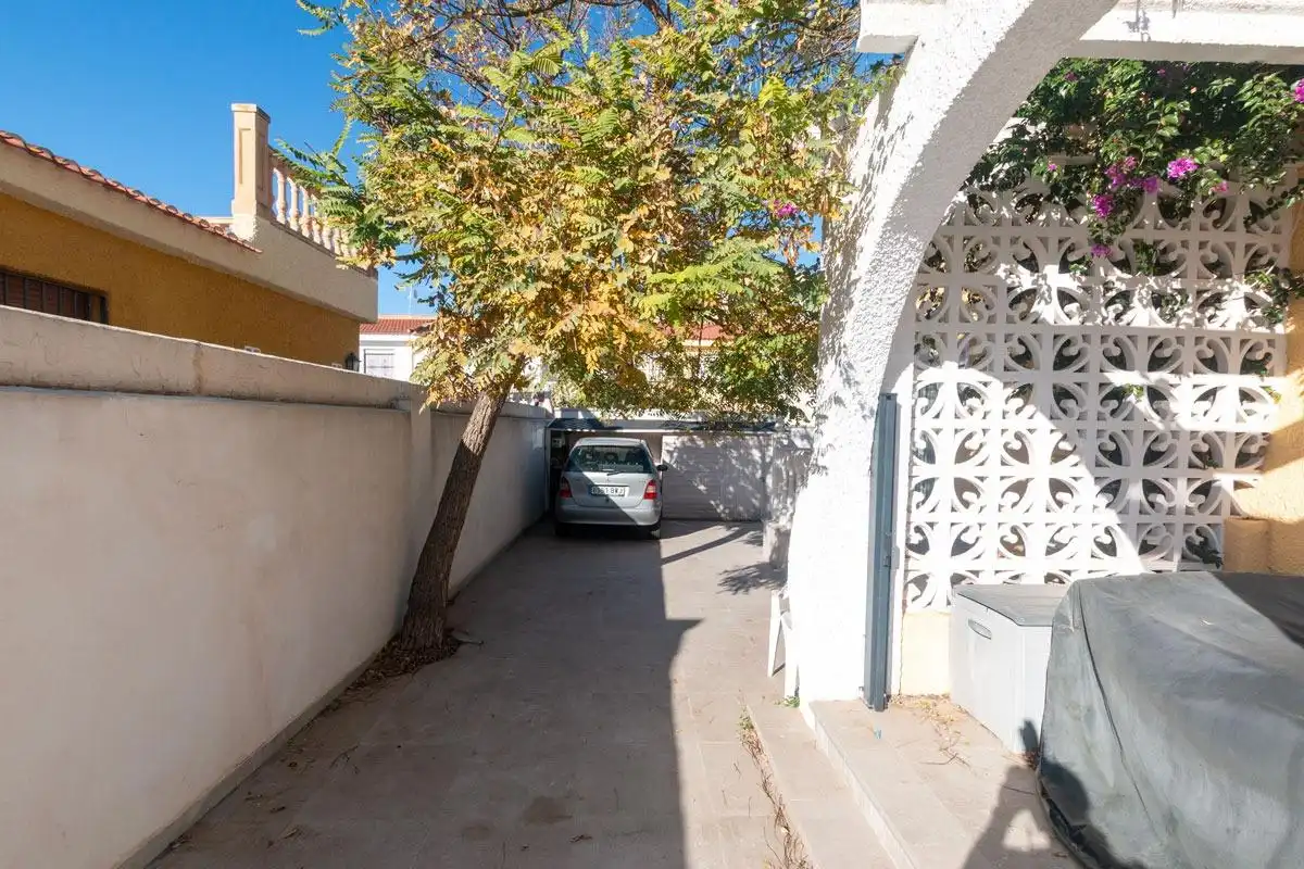 Parking de Casa o chalet en venta en Torrevieja con Aire acondicionado, Terraza y Trastero