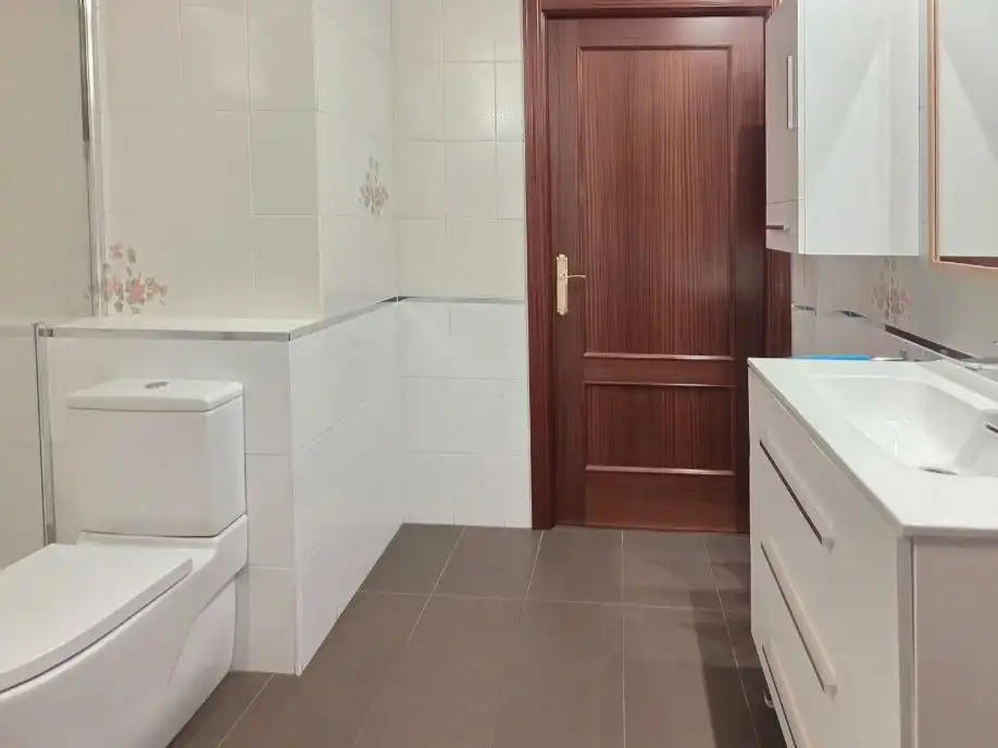 Baño de Piso en venta en  Madrid Capital con Aire acondicionado y Terraza