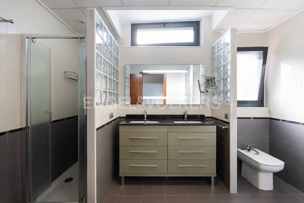 Bathroom of Houses for sale in Cullera  with Air Conditioner, Heating and Terrace