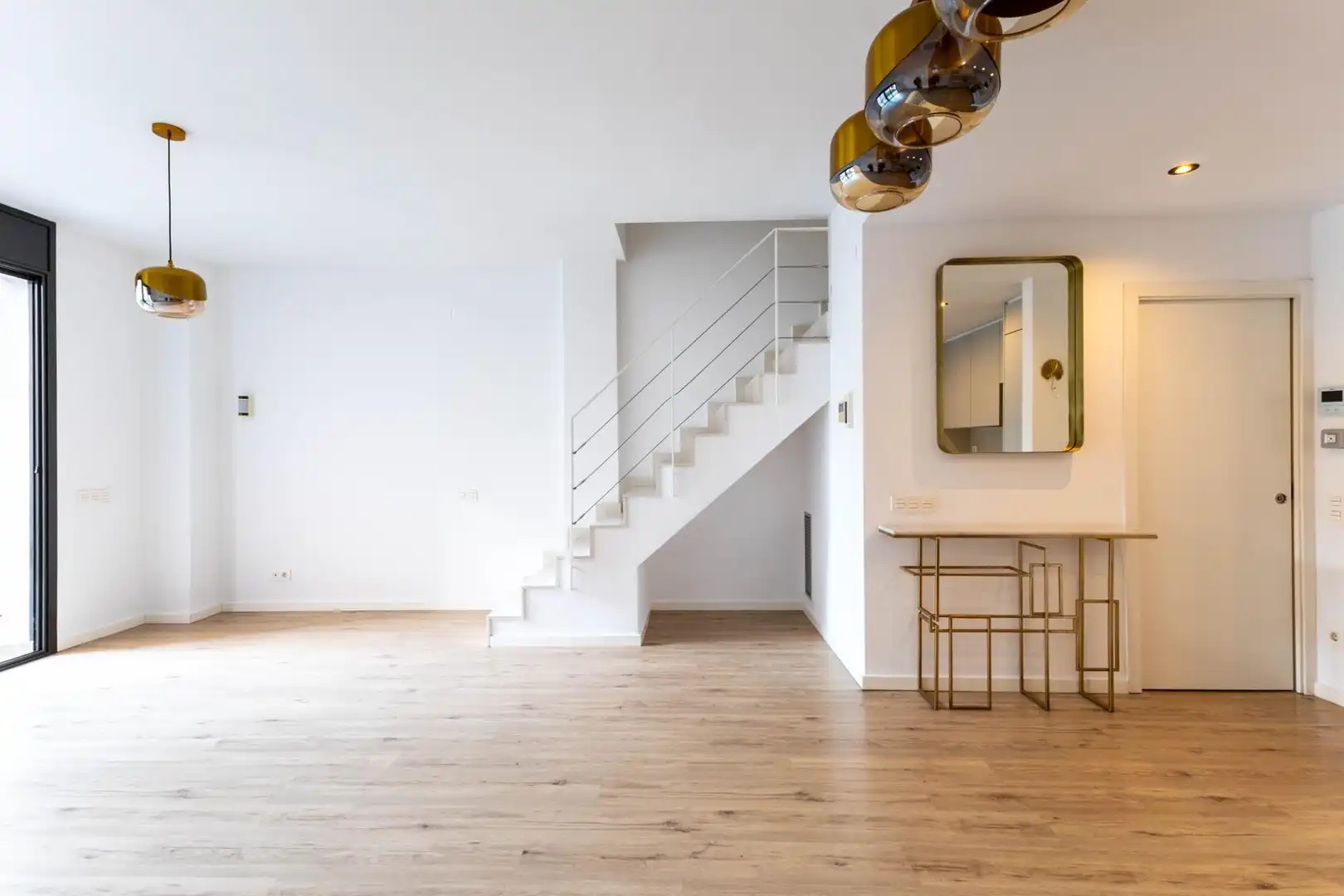 Maisonette zum Verkauf in Barcelona mit Klimaanlage, Parkett und Terrasse