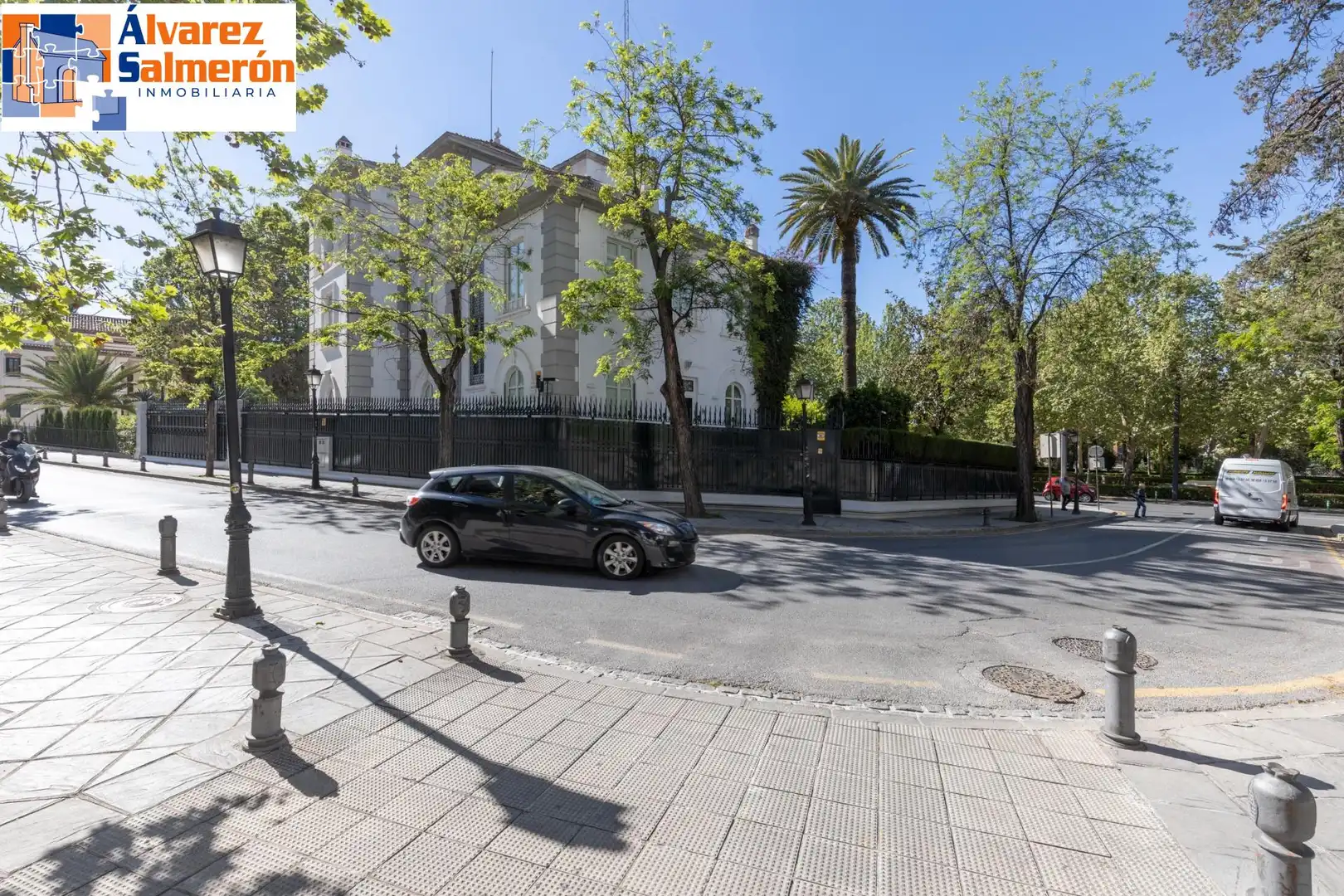 Vista exterior de Pis en venda en Granada amb Terrassa, Traster i Piscina comunitària