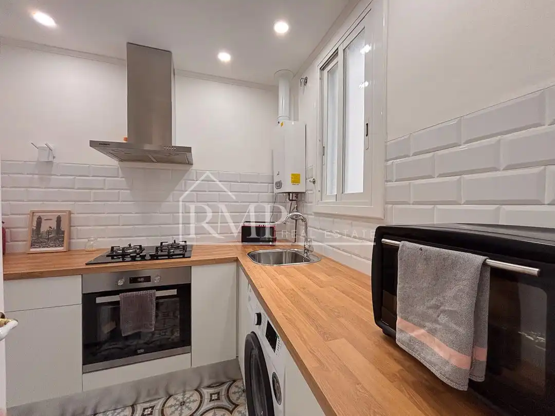 Cocina de Piso en venta en Barcelona con Terraza y Trastero