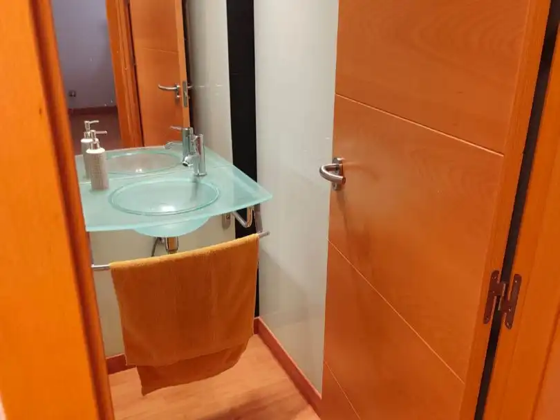 Baño de Oficina de alquiler en Marbella con Aire acondicionado