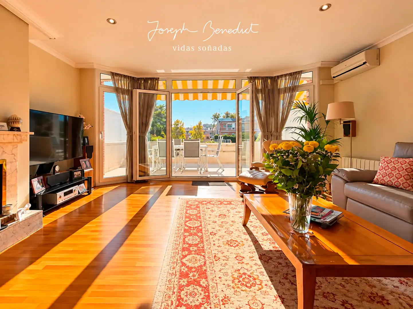 Sala de estar de Casa o chalet en venta en Castelldefels con Aire acondicionado, Calefacción y Jardín privado