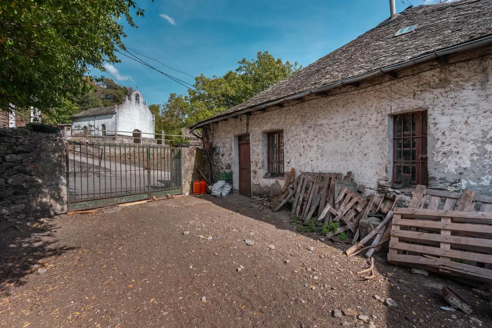 Vista exterior de Casa o chalet en venta en Palacios del Sil con Jardín privado