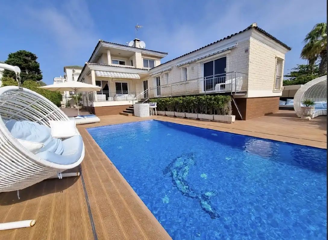 Piscina de Casa o chalet en venta en Guardamar del Segura con Aire acondicionado, Calefacción y Terraza