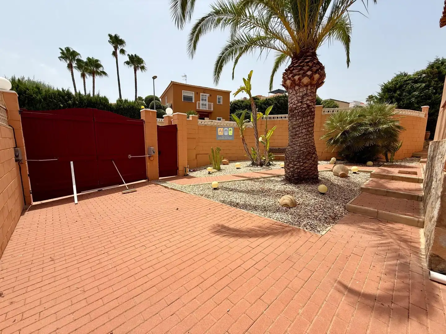Vista exterior de Casa o xalet en venda en La Nucia amb Aire condicionat, Calefacció i Jardí privat
