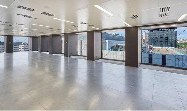 Oficina en Alquiler en Avenida Diagonal en Barri de les Corts