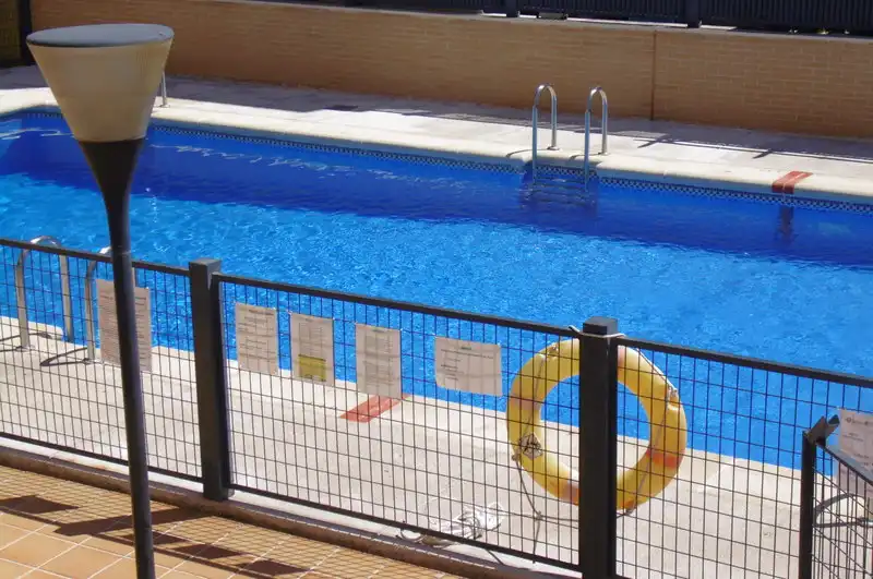 Swimming pool of Attic for rent in Madrid  with Air Conditioner, Heating and Private garden