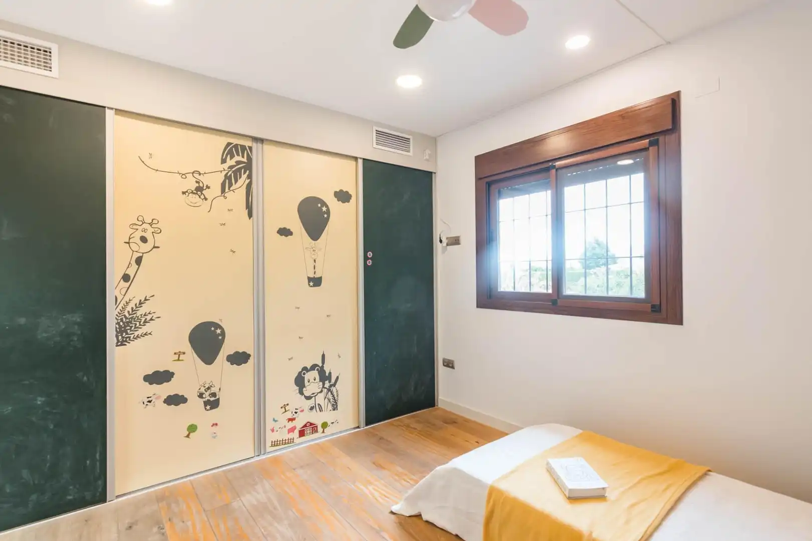 Habitación de Casa o chalet en venta en Murcia con Aire acondicionado, Calefacción y Jardín privado